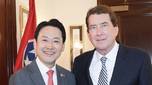 백악관 인사 만났다는 장동혁, 누구냐는 질문엔 “보안” 안밝혀… 당내 “전쟁중 사령관 탈영” 싸늘