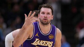 레이커스 돈치치·디트로이트 커닝햄, NBA 개인상 자격 ‘극적 획득’