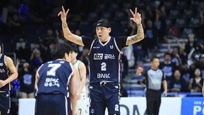 프로농구 KCC, DB에 3연승 싹쓸이…2시즌 만에 4강 PO 진출