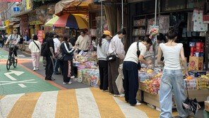 “쪼물딱대면 스트레스 풀려요”…2030 ‘말랑이 성지’된 이곳