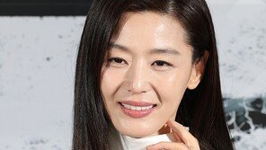 전지현, 11년만의 스크린 복귀작으로 첫 칸 진출 
