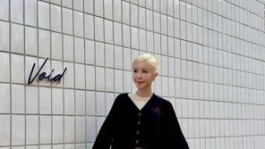 S.E.S. 슈, 금발에 미니스커트 “바비인형 인줄”