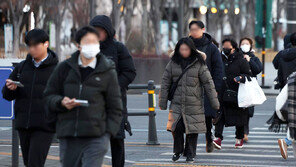 반팔 입다 패딩 다시 꺼내…역대 가장 늦은 한파특보