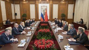 [단독]국정원장 방문 보류한 中, 北-러 외교는 초청