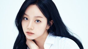 더 성숙해진 혜리, 청순미와 시크함 공존하는 매력