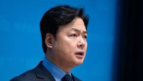與 “특별감찰관, 여야 1명씩 추천키로…나머지 1명은 변협 의뢰”