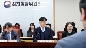 최저임금위원회 첫날부터 파행…택배기사 등 ‘도급제 근로자’ 적용 쟁점