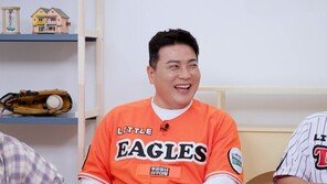 누적 연봉 200억원 김태균 “호날두 따라 슈퍼카 6대”
