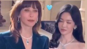 송혜교, 소피 마르소와 어깨 나란히…국보급 미모