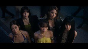 르세라핌, ‘피어리스 2.0’ 출발 “두려움 마주할 내면의 힘”