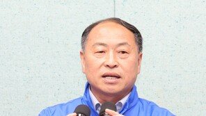 ‘돈봉투 의혹’ 한득수 “아무런 연관 없어…선거운동 때 잠깐 만난 사람”