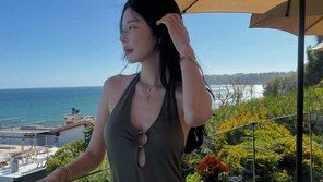 장재인, 美서 아찔 노출 패션…남다른 볼륨감에 미모까지