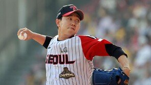 LG 날벼락…마무리 유영찬, 팔꿈치 통증 교체 “25일 병원 검진”