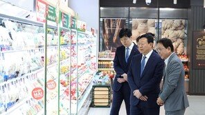 베트남 찾은 신동빈 롯데 회장 “신사업 개척 힘써달라”