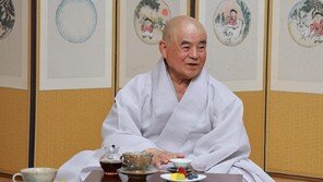 “걱정-근심은 모두 마음속의 어둠… 싸우려 말고 등불 하나만 켜세요”