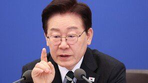 李대통령 “외국軍 없으면 방위 어렵단 불안감 왜 갖나…우리 역량 충분”