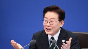 李 “왜 자꾸 외국군 없으면 자체방위 어렵단 불안감 갖나”