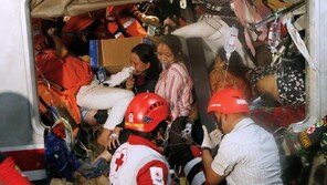 사고 열차 또 덮친 열차… 인도네시아서 14명 사망