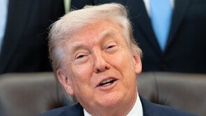 트럼프 지지율 34%로 최저 수준…이란전·물가 부담에 민심 이탈
