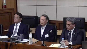 尹 ‘체포 방해’ 2심 징역 7년… 형량 2년 늘어