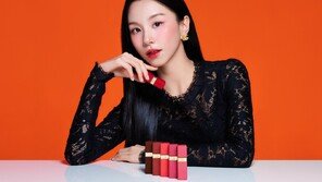 “불경기엔 립스틱”…  돌체앤가바나 뷰티, 스몰 럭셔리 타고 59% 성장