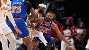 NBA 뉴욕, 애틀랜타 꺾고 4시즌 연속 PO 준결승행…전반 47점 차 신기록
