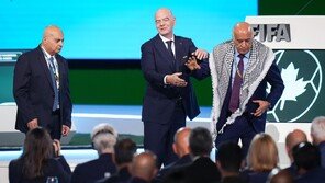FIFA 회장 “이란, 월드컵 참가해 美서 경기 치를것”