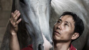 왜소함의 미학…2249승 ‘경마 대통령’ 박태종 “‘타는 즐거움’은 계속”[이헌재의 인생홈런]