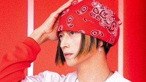 생소한 그룹과 노래, 얼굴은 익숙한데? 유튜브서 화제된 뮤비 정체는