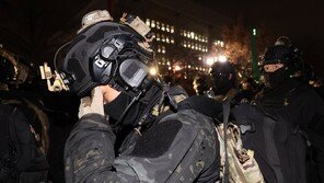 계엄 때 국회·선관위에 병력 투입 공수여단장·헬기부대장 ‘파면’