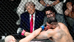트럼프 팔순 맞아 백악관서 UFC 격투 경기… “강한 이미지 활용”[글로벌 현장을 가다/신진우]