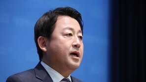 與김용남 “조국, 사람 질리게 해…단일화 없다”