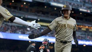 송성문, MLB 첫 선발 출장 경기서 역전 결승타에 2안타…키움 후배 이정후에 판정승