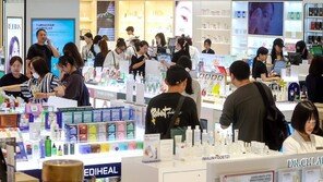 한중일 맞물린 ‘황금연휴 특수’ 누린 면세점…외국인 매출 껑충