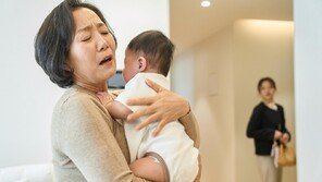 손주 돌보는 조부모 절반 “원치 않지만 거절 못해”