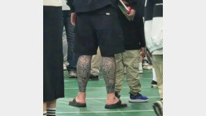 어린이날 행사에 ‘온몸 문신’ 반바지 아빠…“애들 보기에 민망” 장탄식