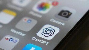 챗GPT 파일첨부 4시간 먹통에…“과제·작업 못해” 이용자들 발동동