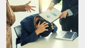 “일자리 뺏는 AI가 무섭다”…직장인 심리적 피로도 급증