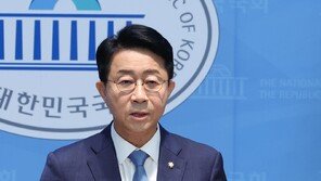 與 후반기 국회의장 후보에 조정식…1차 투표서 끝냈다