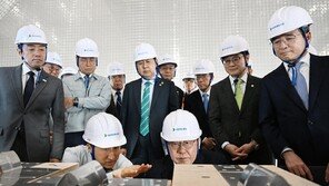 울산 조선소 찾은 李 “노사가 함께 과실 누리는 시스템 만들어야”