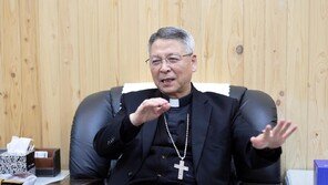 “AI시대 진짜 문제는…인간이 기계처럼 되는 것”