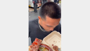 “맛없다 퉤”…외국인 인플루언서 日여행 중 ‘비매너 먹방’