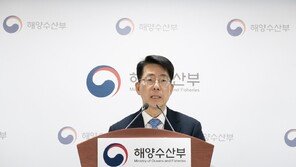 황종우 해수부 장관 “원유 선박 3척 홍해 통과 중…5월 말까지 국내 반입 계획”