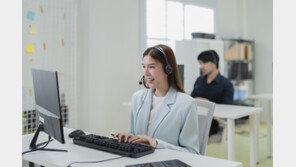 “이제 타자 안 쳐요”…AI가 말 알아듣자 중얼거리는 美 직장인들