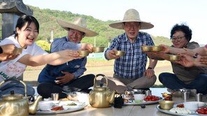 TK 신공항 현장 찾은 李 “사업지연 매우 안타깝다”