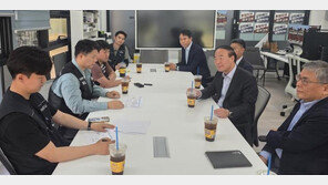 노조, 사장단엔 ‘先파업’ 고수… 노동장관 면담뒤 대화 재개 시사