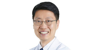 노년 흔드는 ‘파킨슨병’…“걸리면 뇌도 빨리 노화”