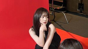 강미나, 시크함 가득 미모…제대로 물오른 비주얼 ‘눈길’