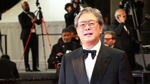 박찬욱, 佛 최고등급 문화예술공로훈장 ‘코망되르’ 수훈