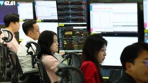 코스피, 장중 4% 넘게 하락…7100선까지 밀려